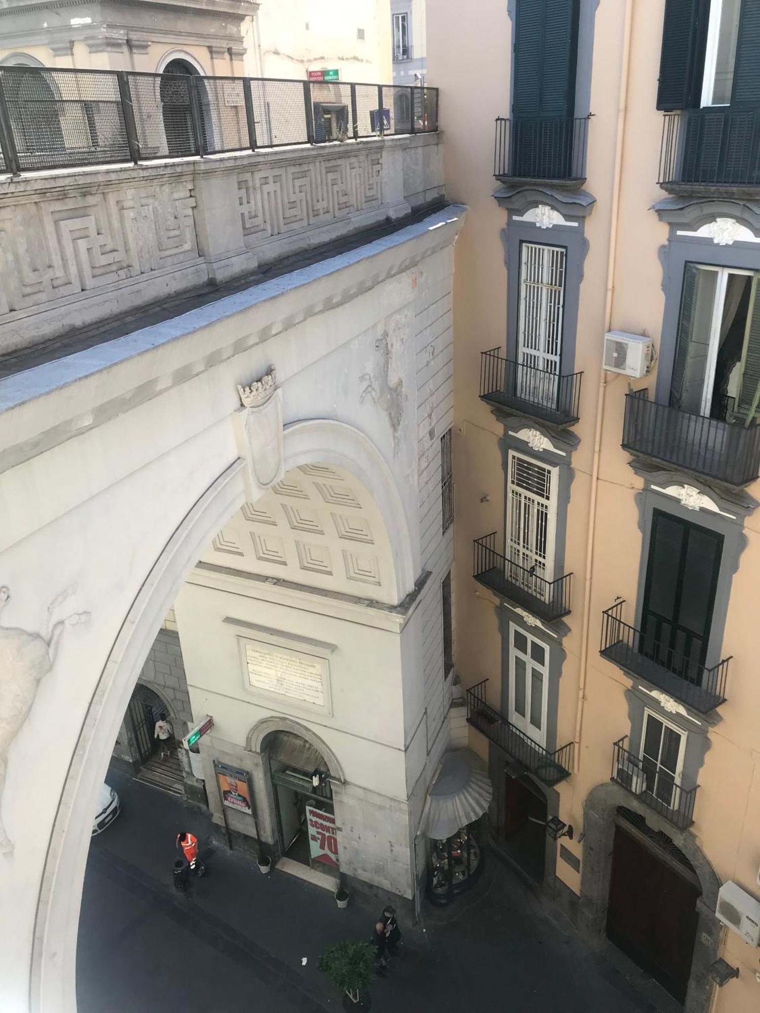 Ponte Di Chiaia Villa Napoli Bagian luar foto